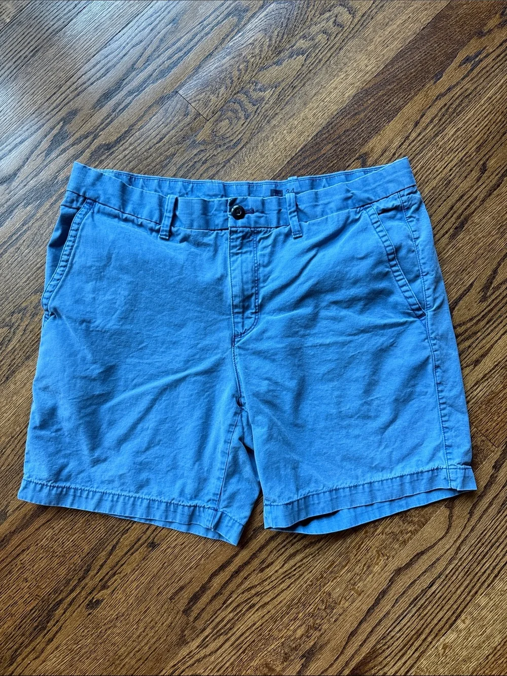 E GAP Blue Men’s 34 Flat Front Chino Shorts